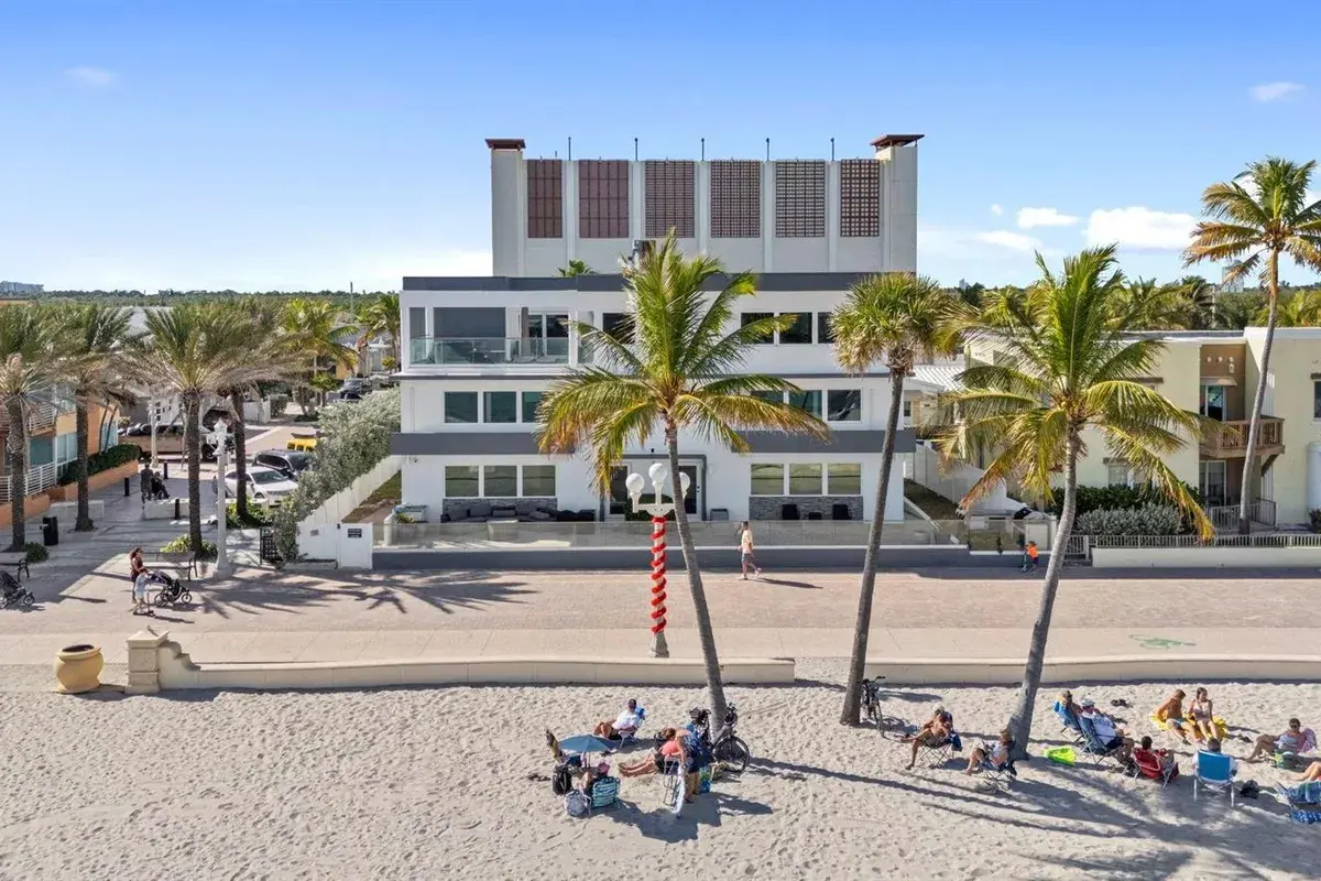 2203 N Surf Road, Hollywood FL 33019