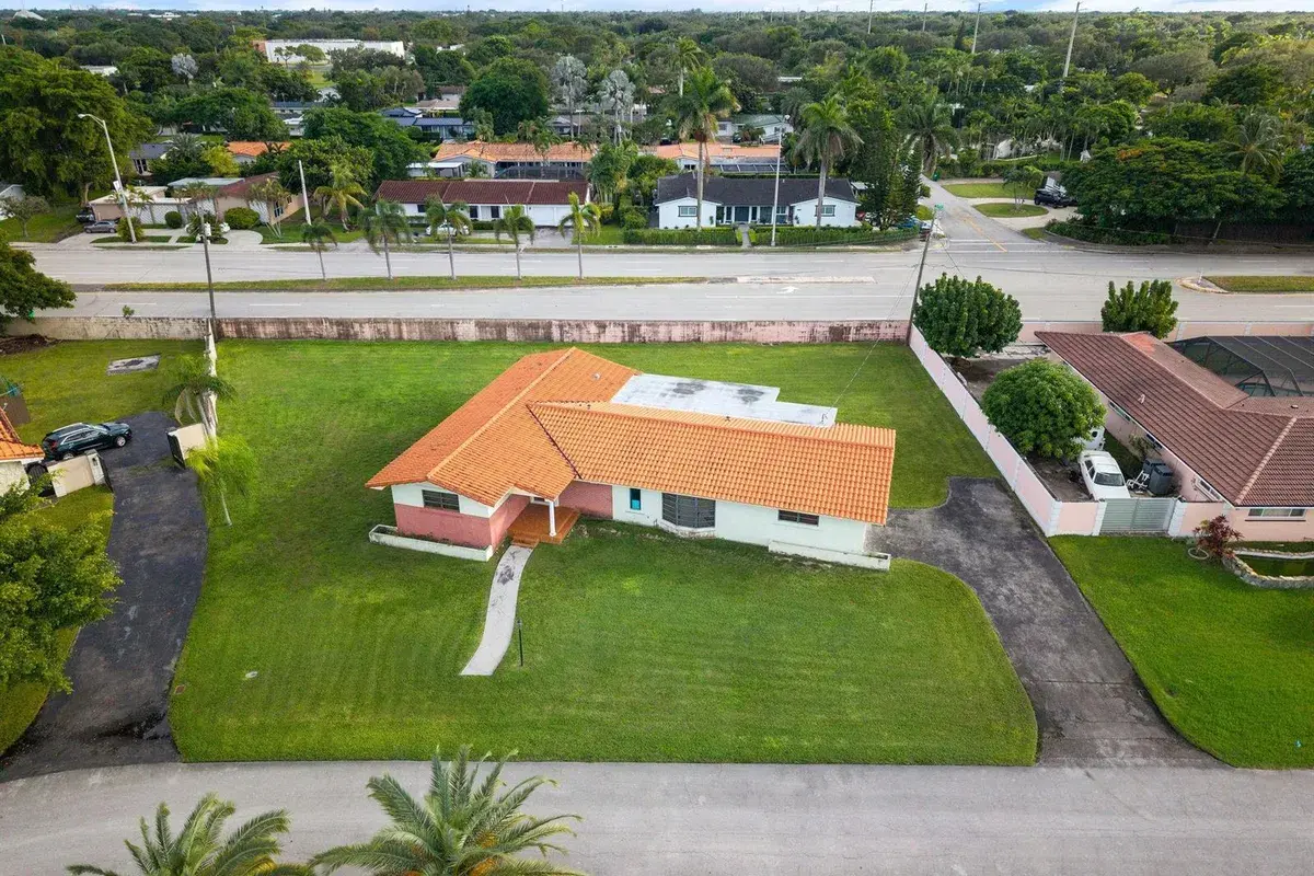 8230 SW 87th Terrace, Miami FL 33143