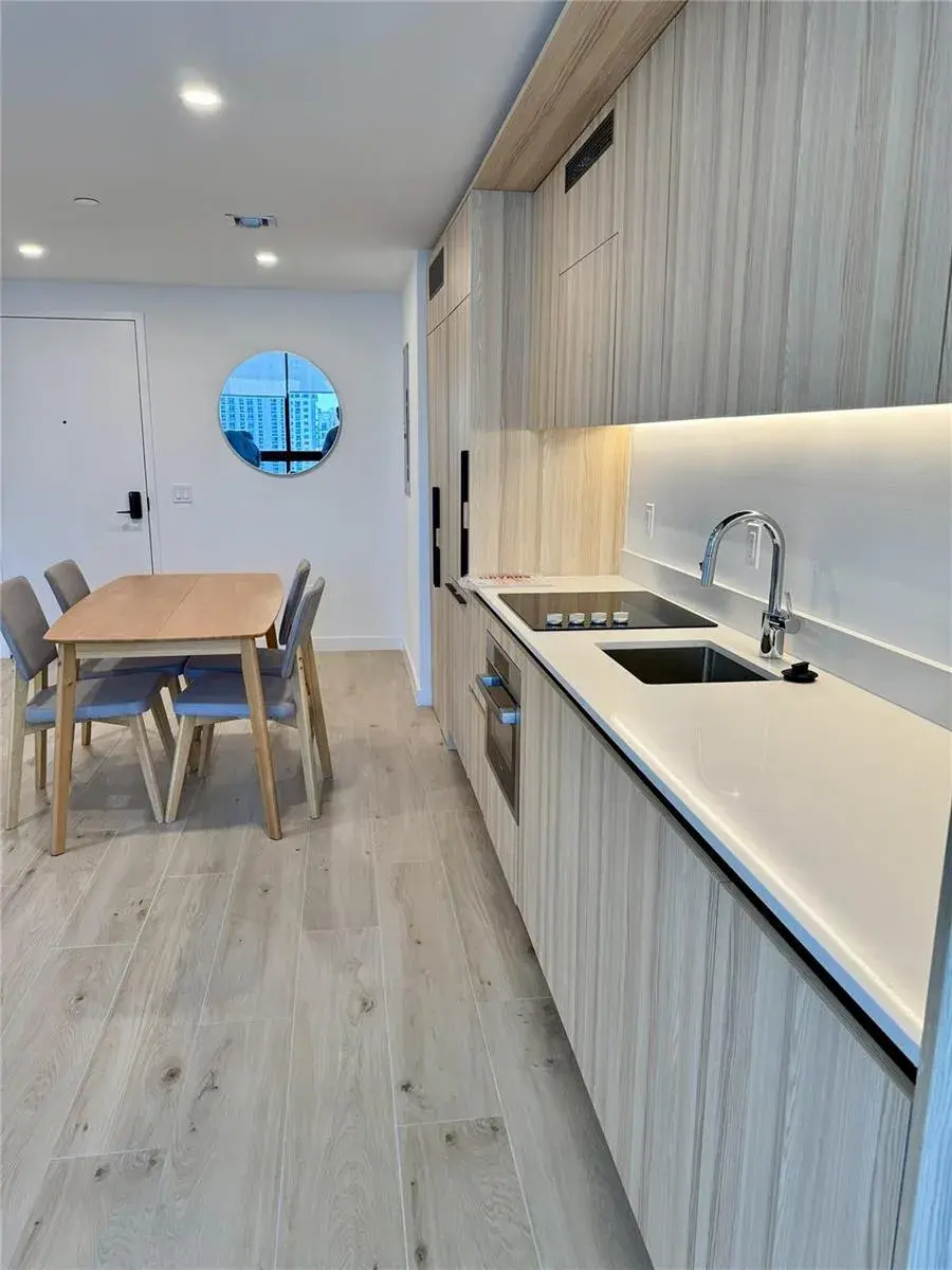225 N Miami Avenue # 2507, Miami FL 33128