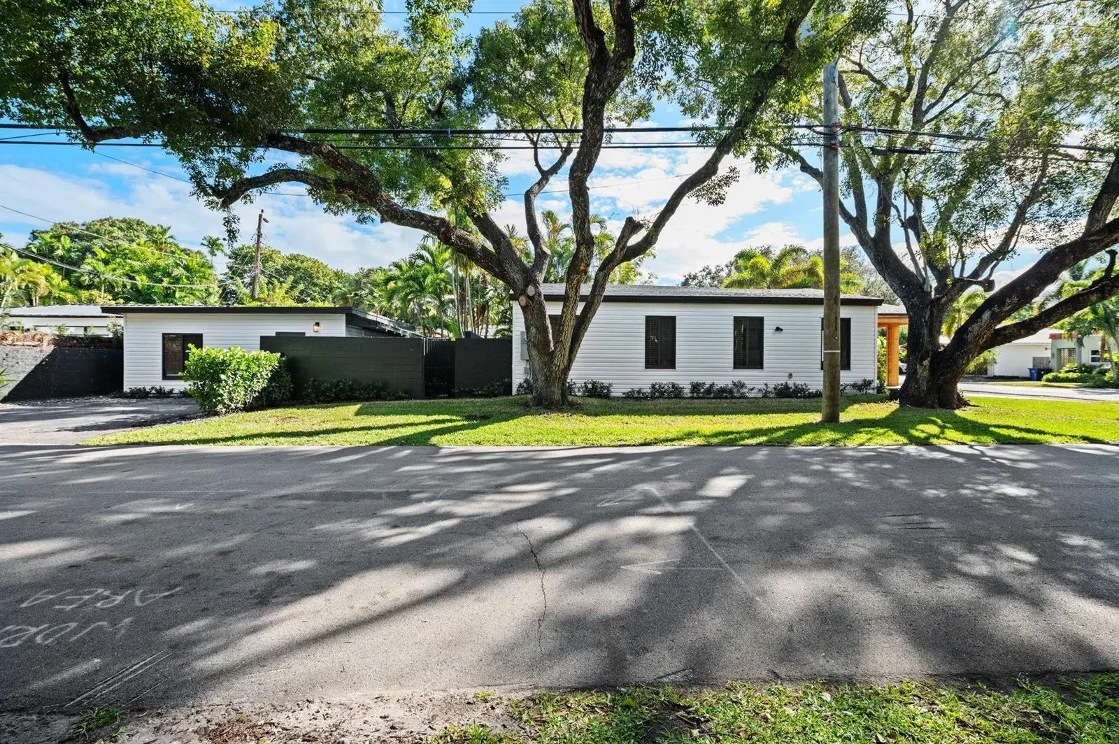 648 NE 16th Terrace, Fort Lauderdale FL 33304