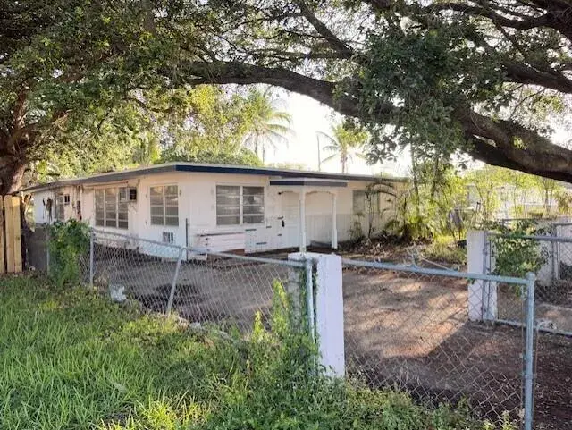 6 bedroom 3 bath Residential for sale at 6309 Hayes Street, Hollywood FL 33024