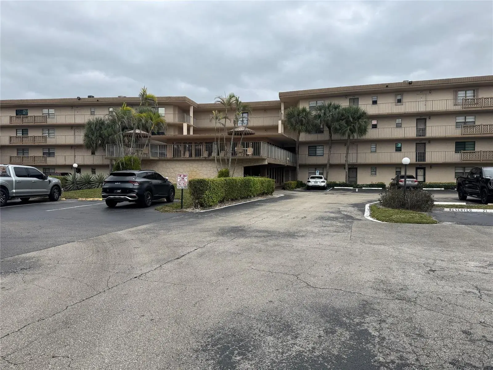 2 bedroom 2 bath Residential for sale at 9300 SW 8th Street # 215, Boca Raton FL 33428