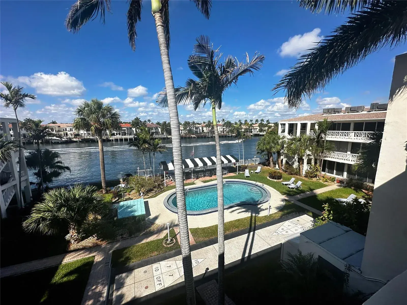 2 bedroom 2 bath Residential for sale at 2400 S Ocean Drive # 314, Hollywood FL 33019