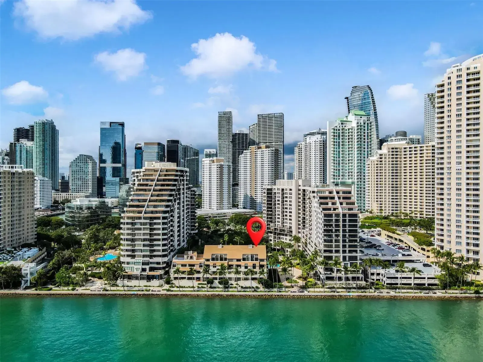 3 bedroom 3 bath Residential for sale at 520 E Brickell Key Drive, Miami FL 33131