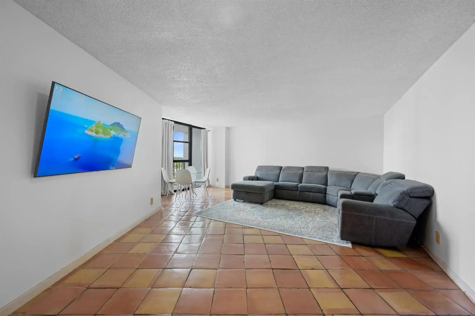 600 Parkview Drive, Hallandale Beach FL 33009