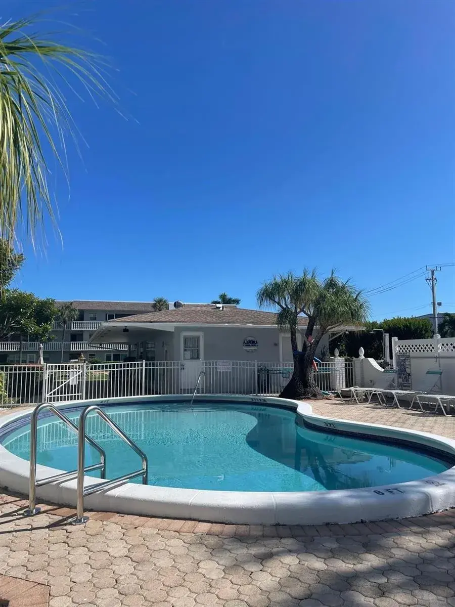 1 bedroom 1 bath Residential for sale at 490 19th Avenue # 106, Fort Lauderdale FL 33060
