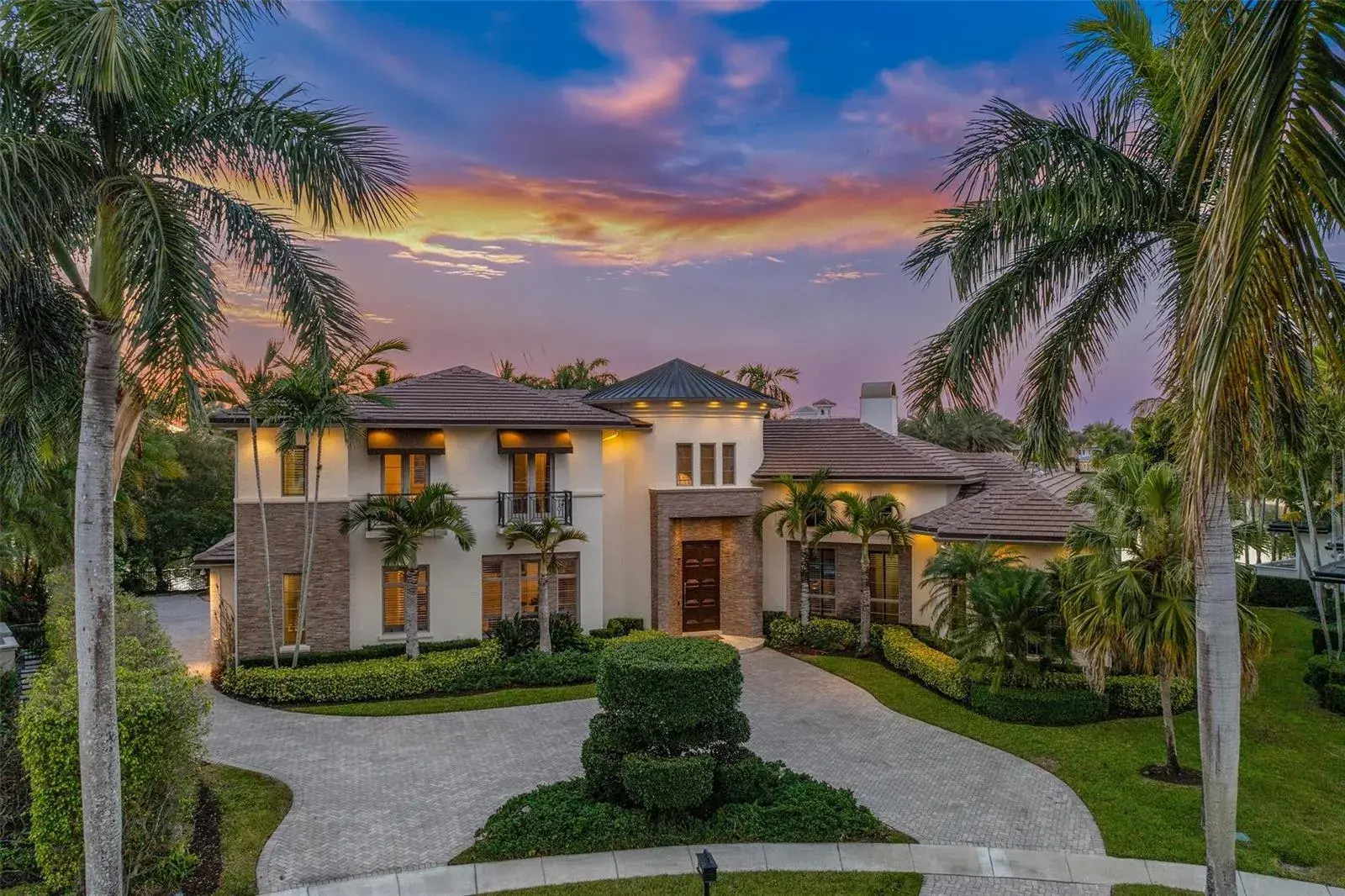 5 bedroom 7 bath Residential for sale at 369 Sweet Bay Avenue, Plantation FL 33324