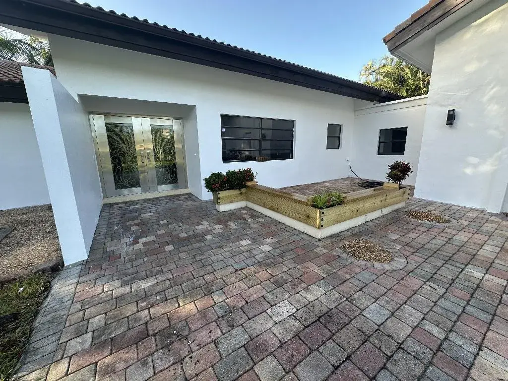 11460 SW 1st Court, Plantation FL 33325