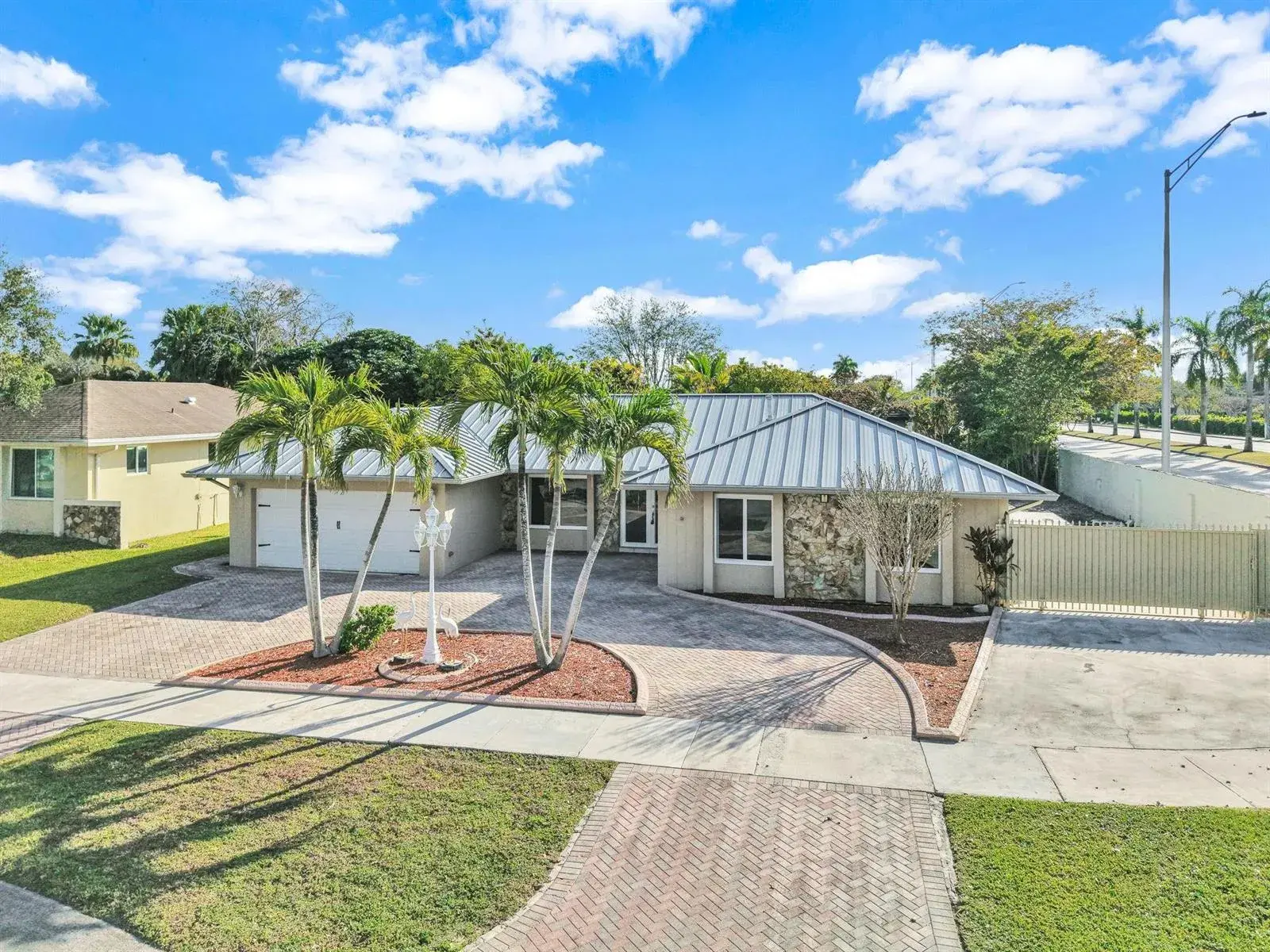 3 bedroom 3 bath Residential for sale at 10321 SW 116th Avenue, Miami FL 33176