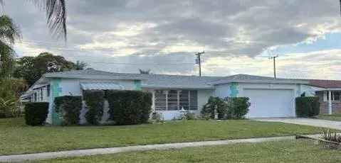 2 bedroom 2 bath Residential for sale at 626 S Crescent Drive, Hollywood FL 33021