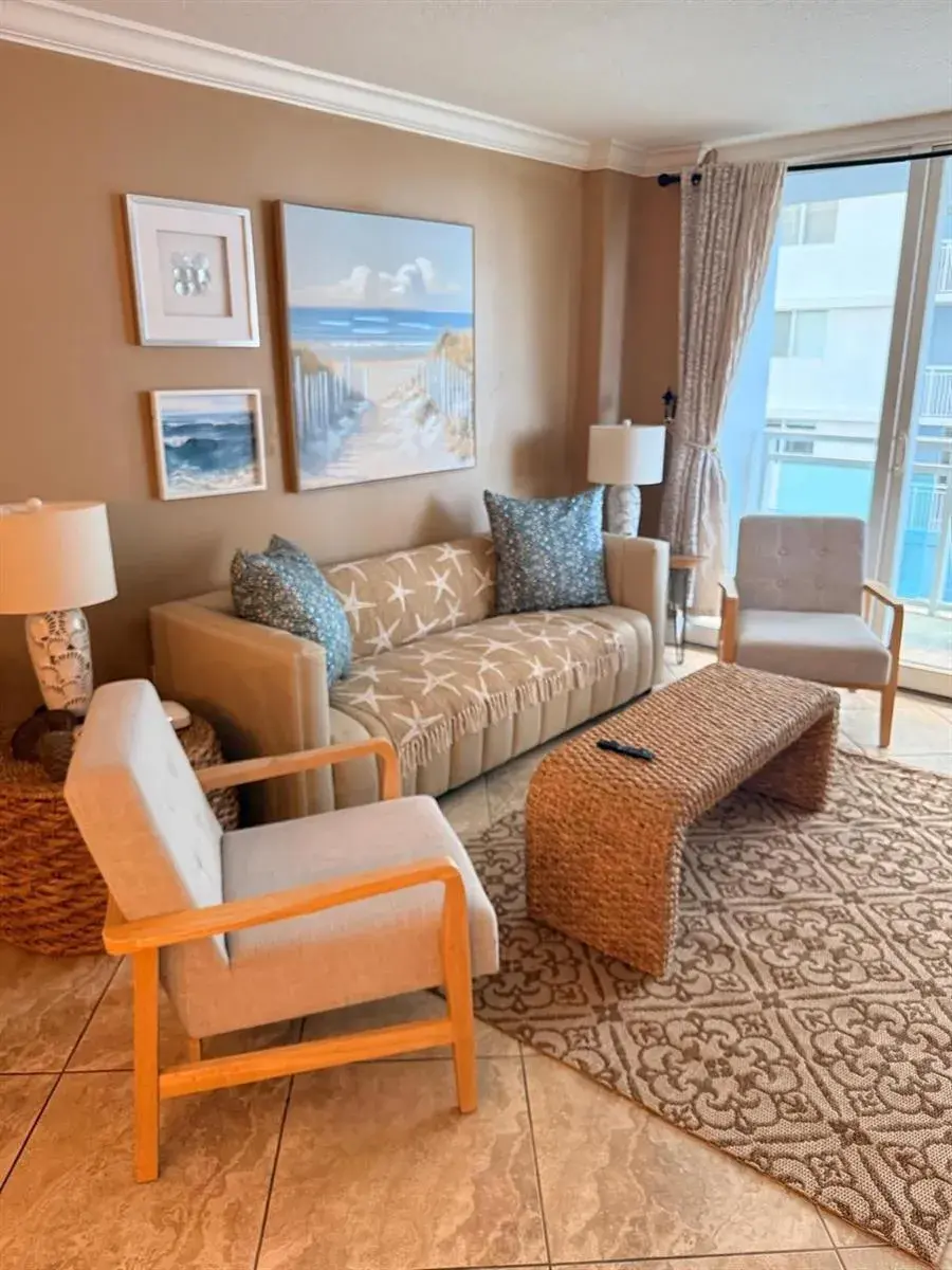 1 bedroom 1 bath Residential Lease for rent at 6917 Collins Avenue # 506, Miami Beach FL 33141