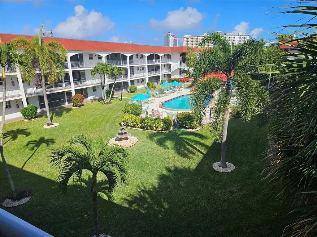 1 bedroom 1 bath Residential Lease for rent at 580 Egret Drive # 310, Hallandale Beach FL 33009