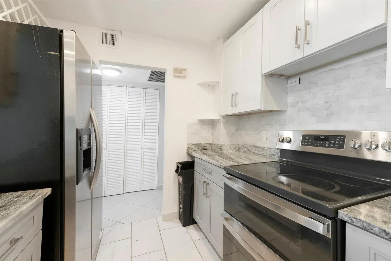 2 bedroom 2 bath Residential for sale at 3800 N Hills Drive # 402, Hollywood FL 33021