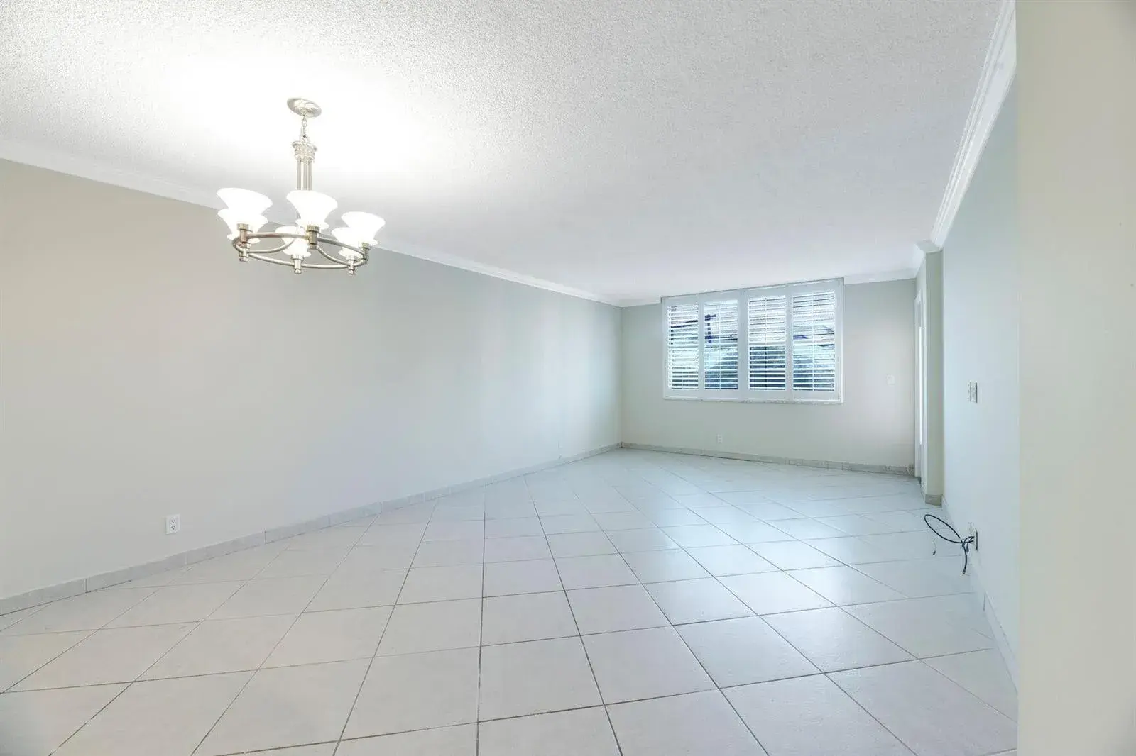 3800 N Hills Drive # 402, Hollywood FL 33021