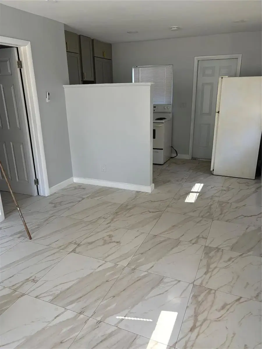 1 bedroom 1 bath Residential Lease for rent at 3932 SW 12th Place, Fort Lauderdale FL 33312