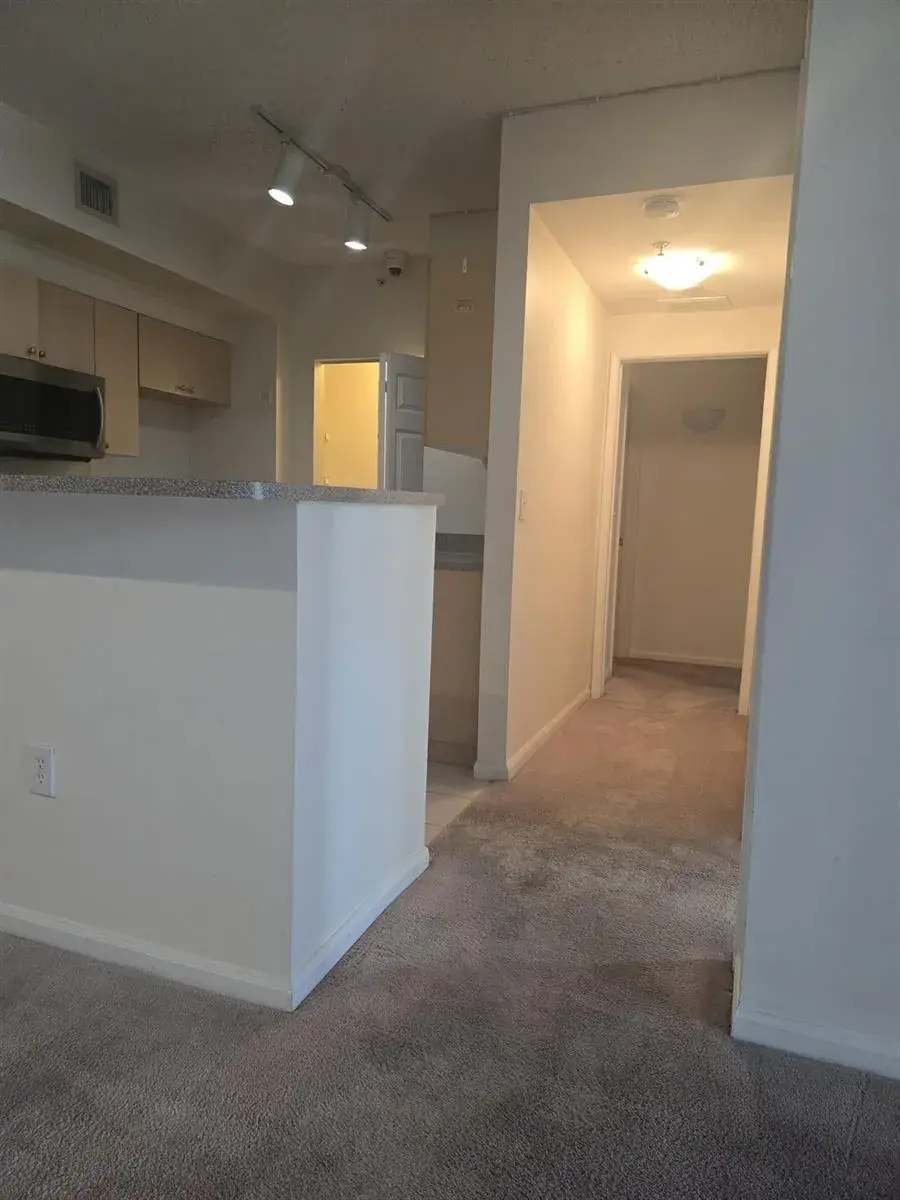 7970 N Nob Hill Road # 205, Tamarac FL 33321