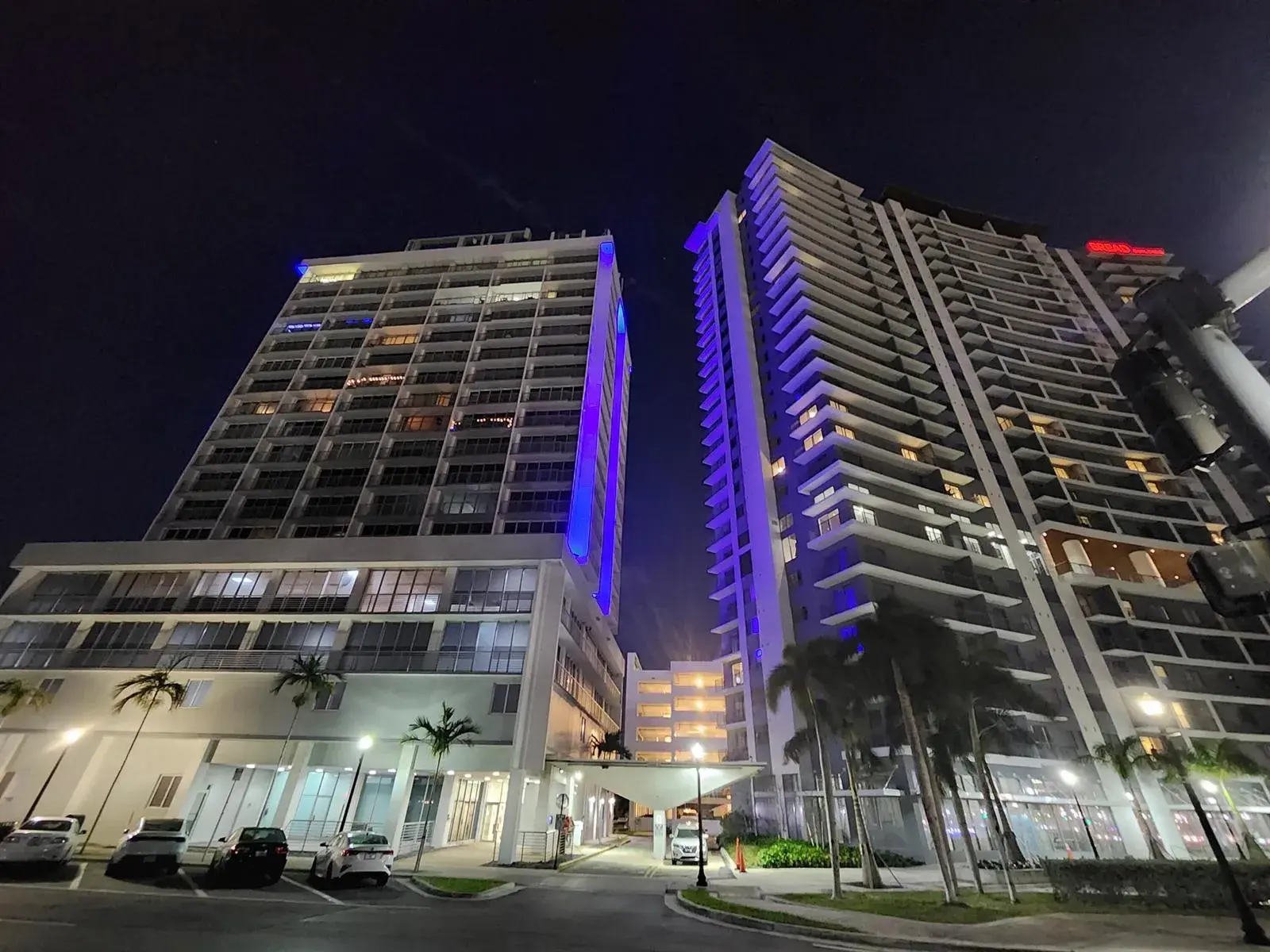 1 bedroom 2 bath Residential for sale at 1720 Harrison Street # 16b, Hollywood FL 33020