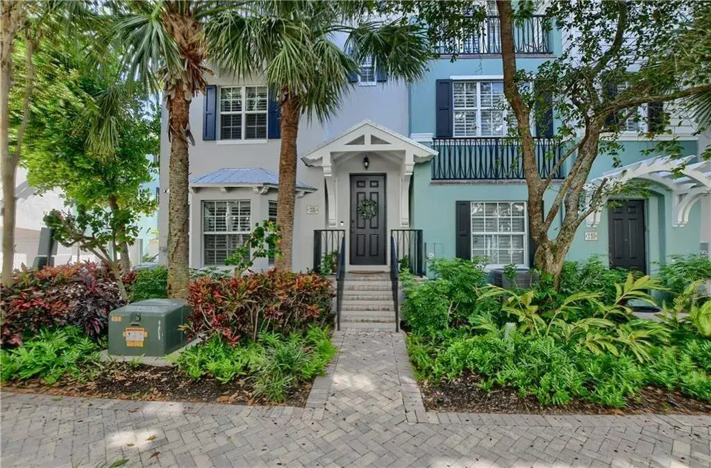 3 bedroom 3 bath Residential Lease for rent at 306 E Mallory Circle, Delray Beach FL 33483