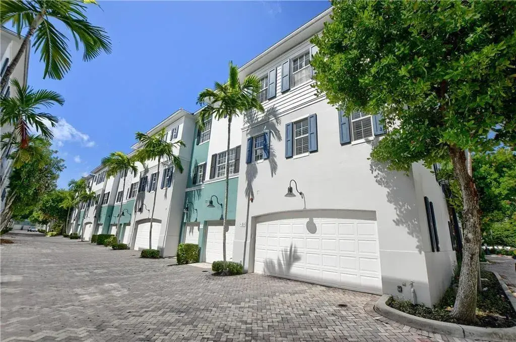 306 E Mallory Circle, Delray Beach FL 33483