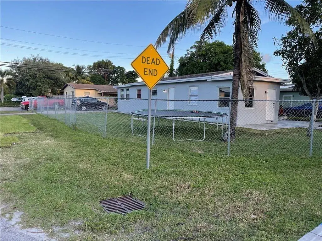3 bedroom 1 bath Residential Lease for rent at 918 NW 24th Avenue, Fort Lauderdale FL 33311