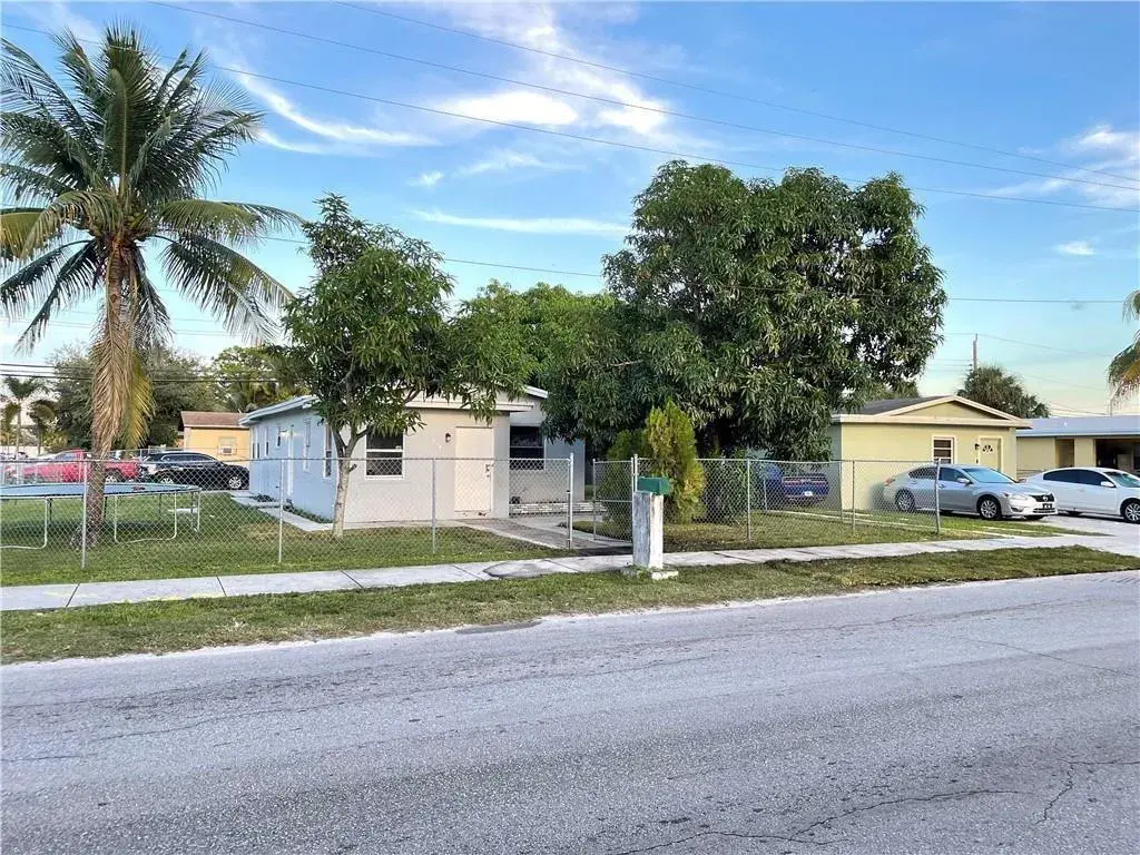 918 NW 24th Avenue, Fort Lauderdale FL 33311