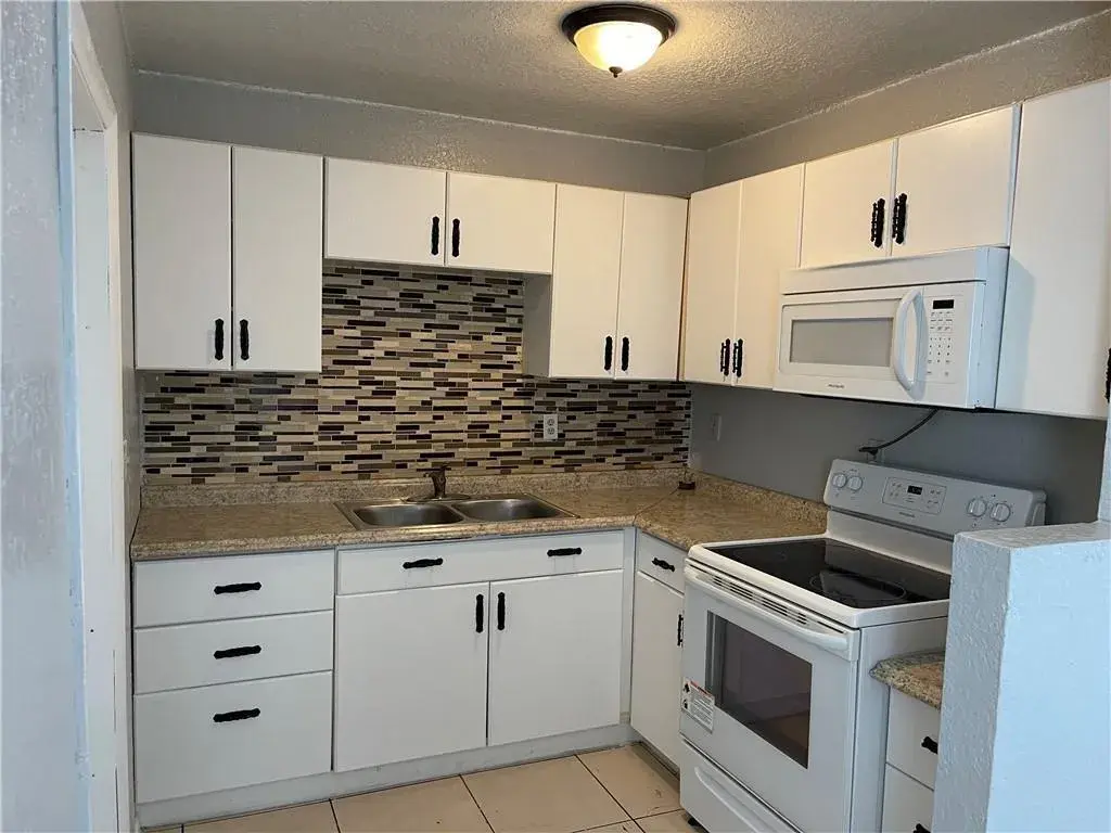 918 NW 24th Avenue, Fort Lauderdale FL 33311