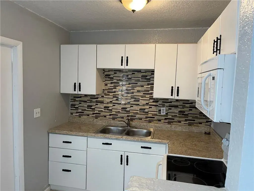 918 NW 24th Avenue, Fort Lauderdale FL 33311