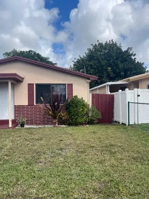 6103 Fletcher Street, Hollywood FL 33023