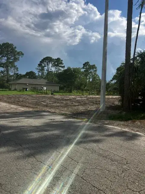 2309 Johns Avenue, FL 33920