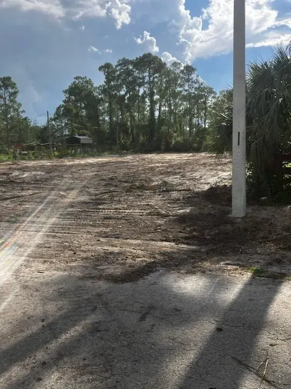 2309 Johns Avenue, FL 33920