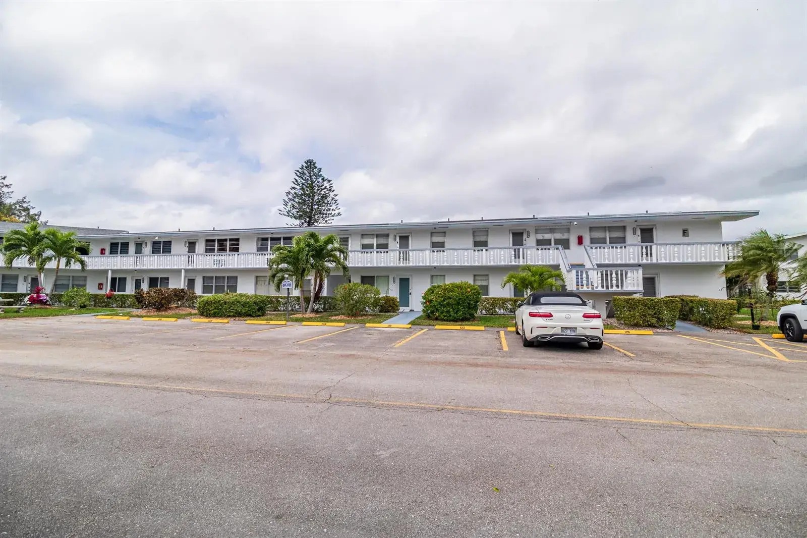 120 Northampton # F, West Palm Beach FL 33417