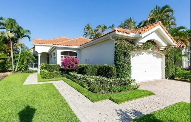 3 bedroom 2 bath Residential for sale at 12624 Mallet Circle, Wellington FL 33414