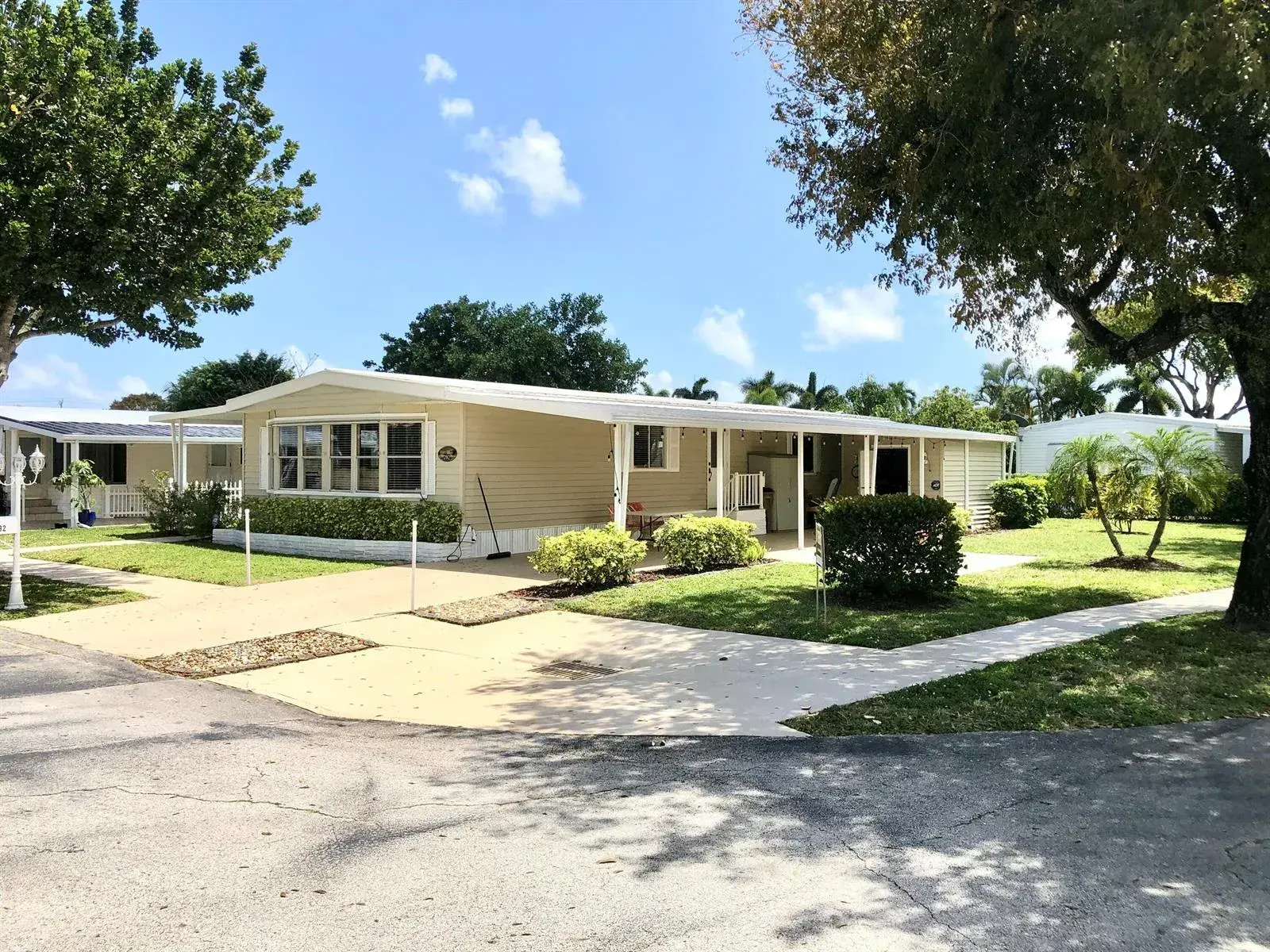 2 bedroom 2 bath Residential for sale at 292 NW 53 Street, Deerfield Beach FL 33064