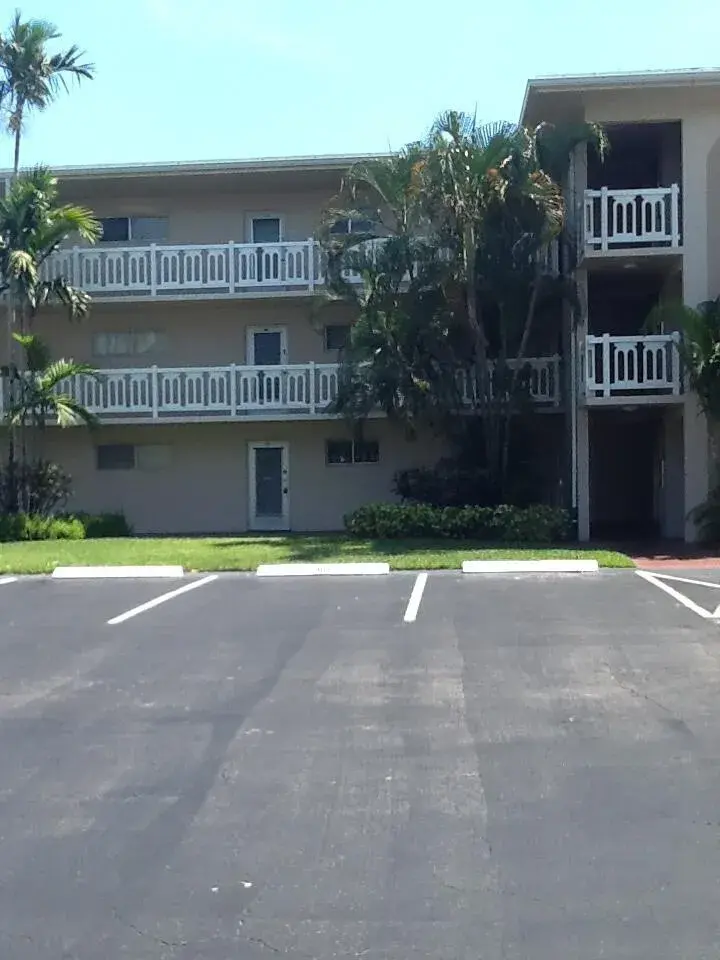 2 bedroom 1 bath Residential for sale at 2724 S Garden Drive # 311, Lake Worth FL 33461