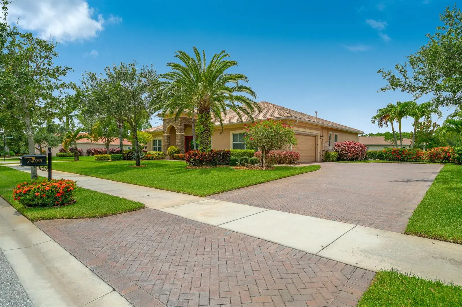7422 SE Belle Maison Drive, Stuart FL 34997