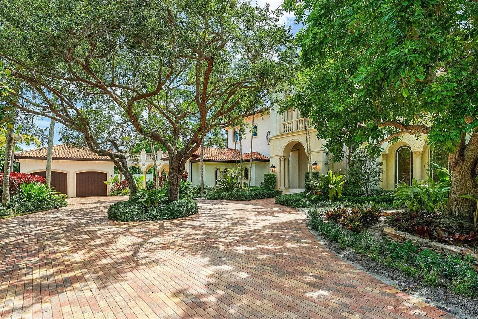 7 bedroom 7 bath Residential for sale at 2002 NW 4th Avenue, Delray Beach FL 33444