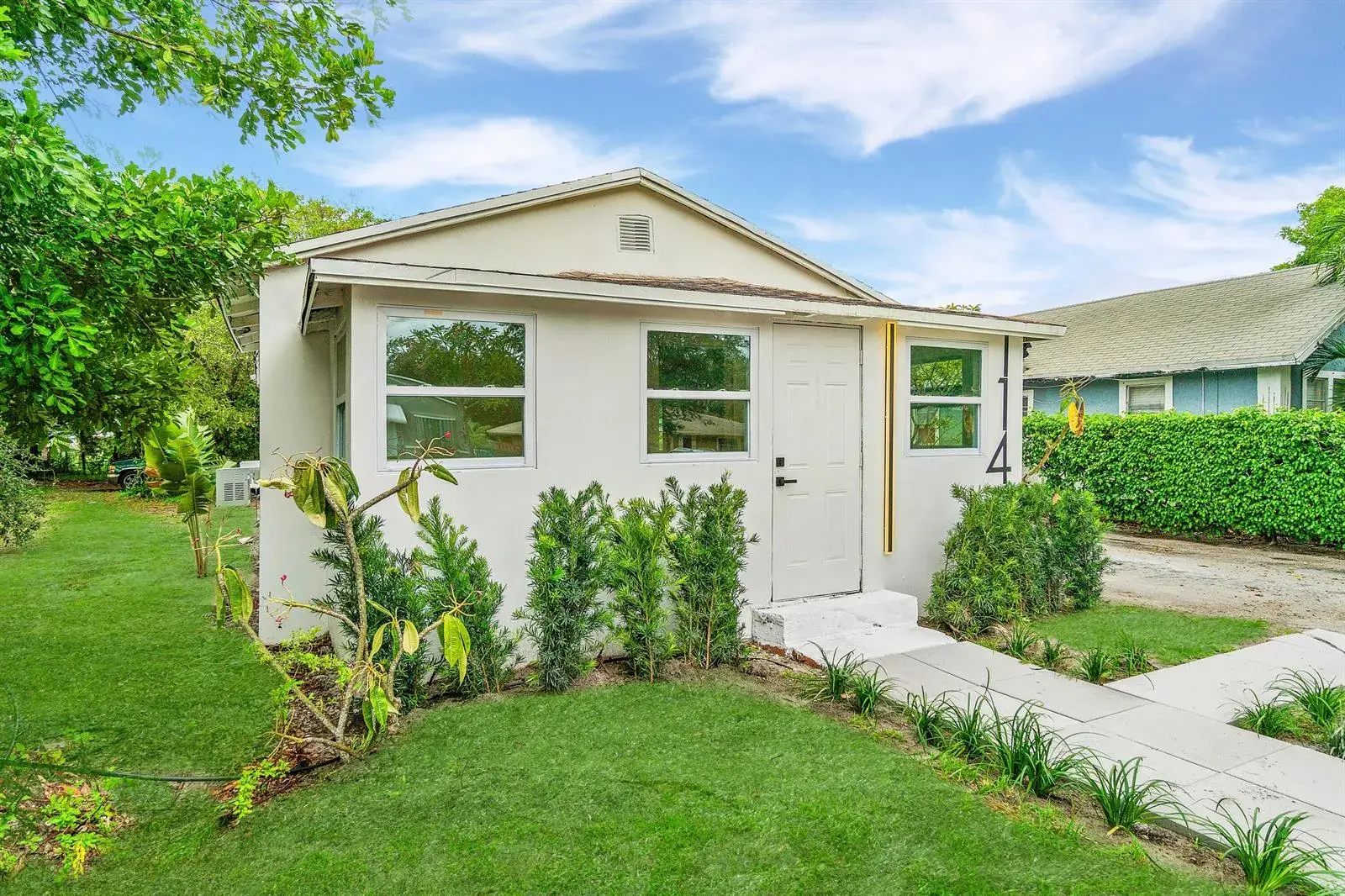 2 bedroom 1 bath Residential for sale at 114 NW 10th Avenue, Delray Beach FL 33444