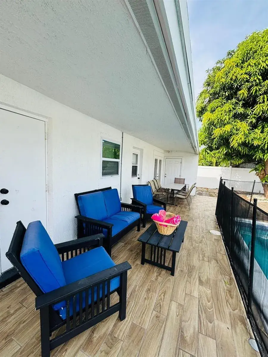 2010 NE 1st Avenue, Pompano Beach FL 33060