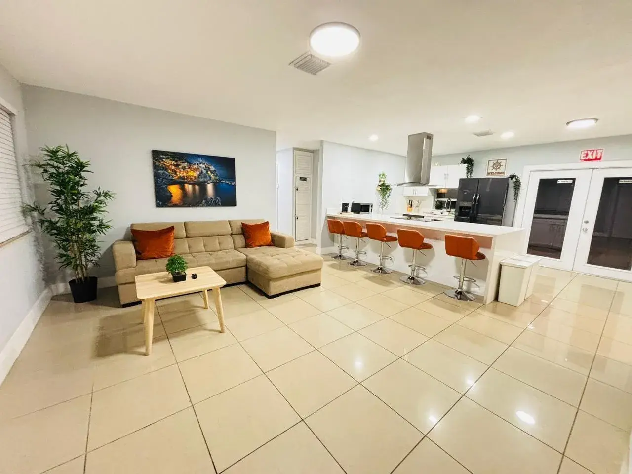 2010 NE 1st Avenue, Pompano Beach FL 33060