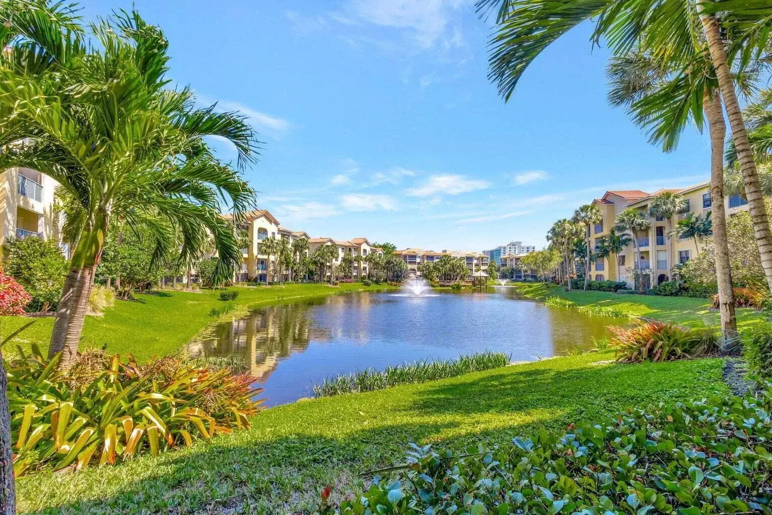 300 Uno Lago Drive # 101, Juno Beach FL 33408