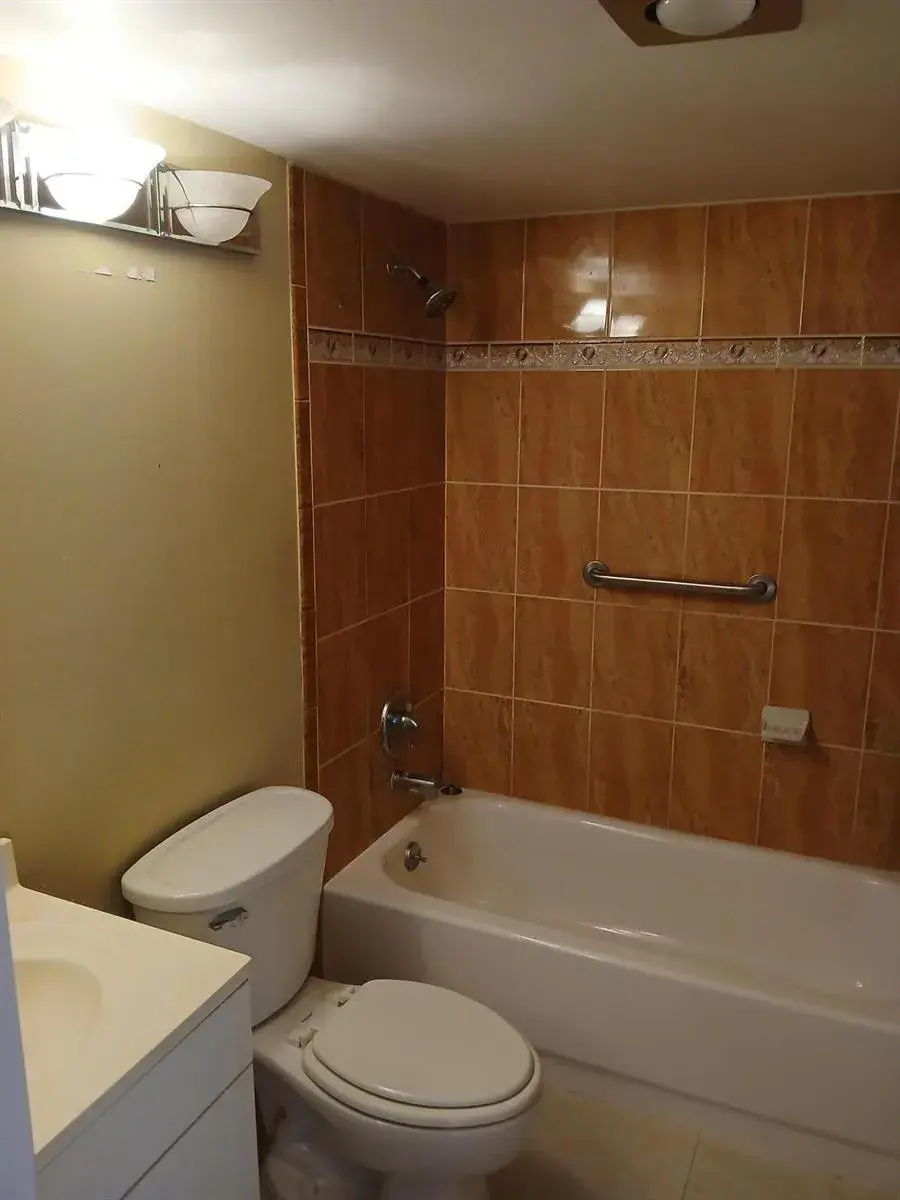 250 Durham # F, Deerfield Beach FL 33442