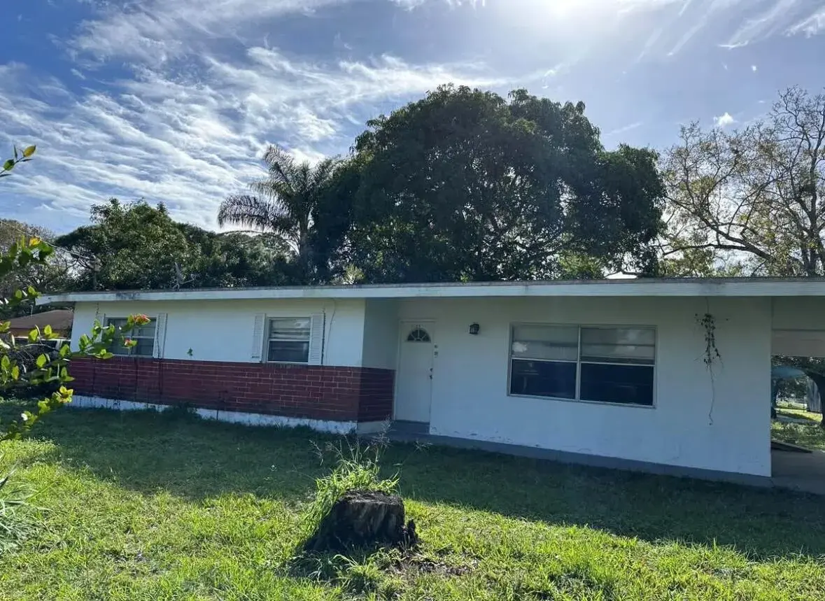 4 bedroom 2 bath Residential for sale at 3109 Avenue B Avenue, Fort Pierce FL 34950