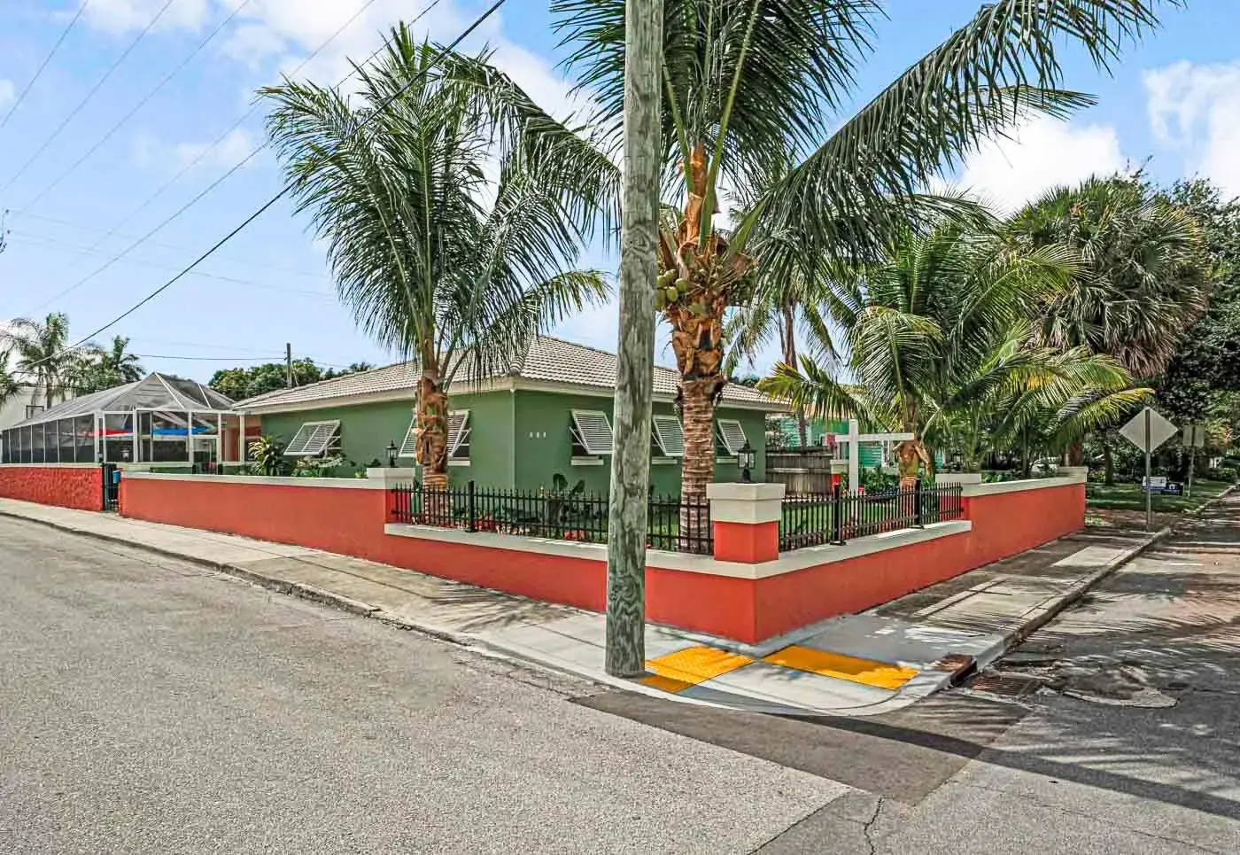 532 N Palmway, FL 33460