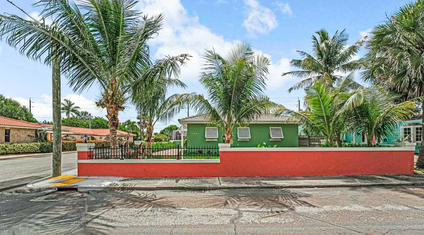 532 N Palmway, FL 33460