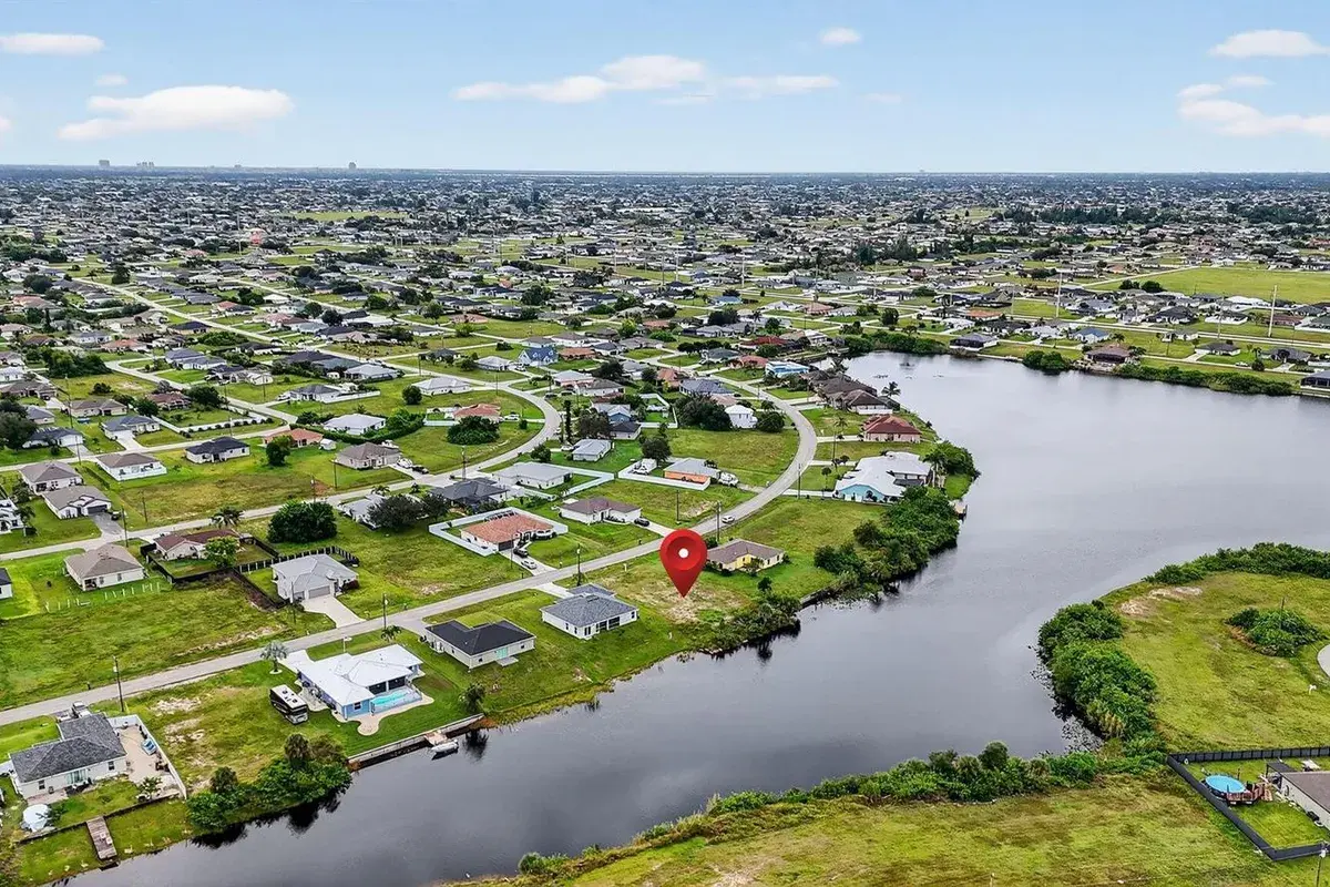 2616 NW 4th Place, Cape Coral FL 33993