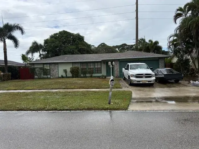 203 Canterbury Drive W, Riviera Beach FL 33407 photo 2