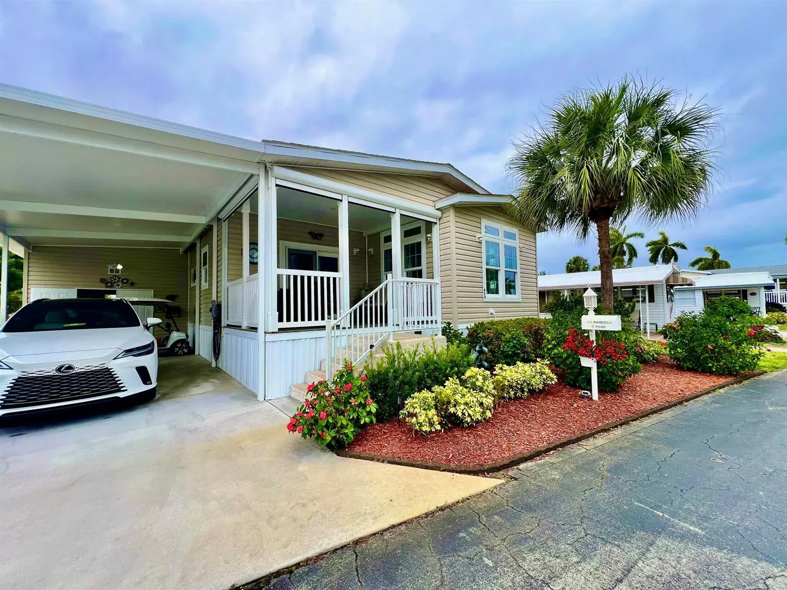 2 bedroom 2 bath Residential for sale at 413 Hibiscus Drive, Deerfield Beach FL 33442