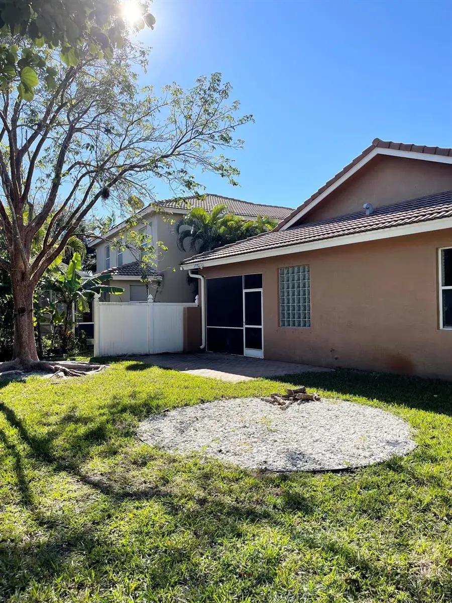 870 Gazetta Way, West Palm Beach FL 33413