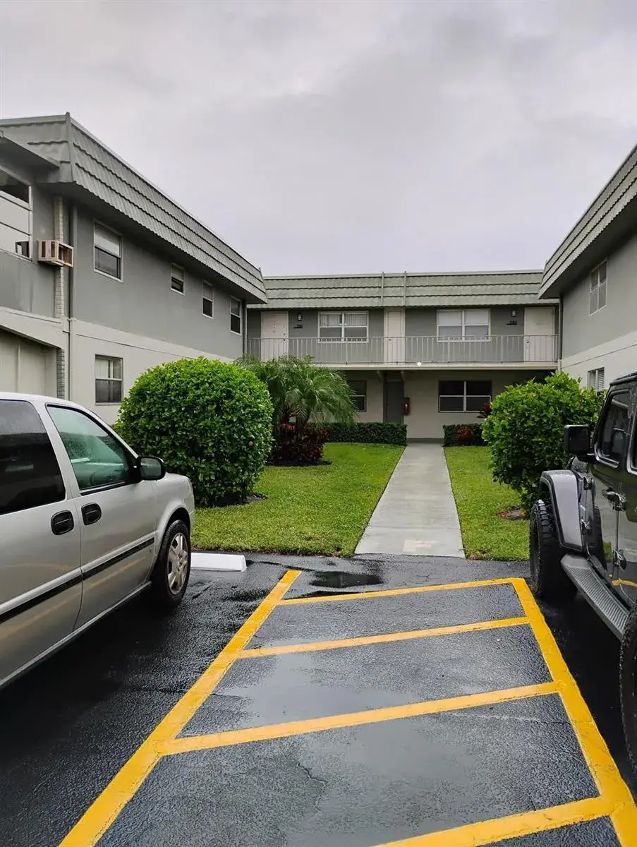 280 Flanders # F, Delray Beach FL 33484