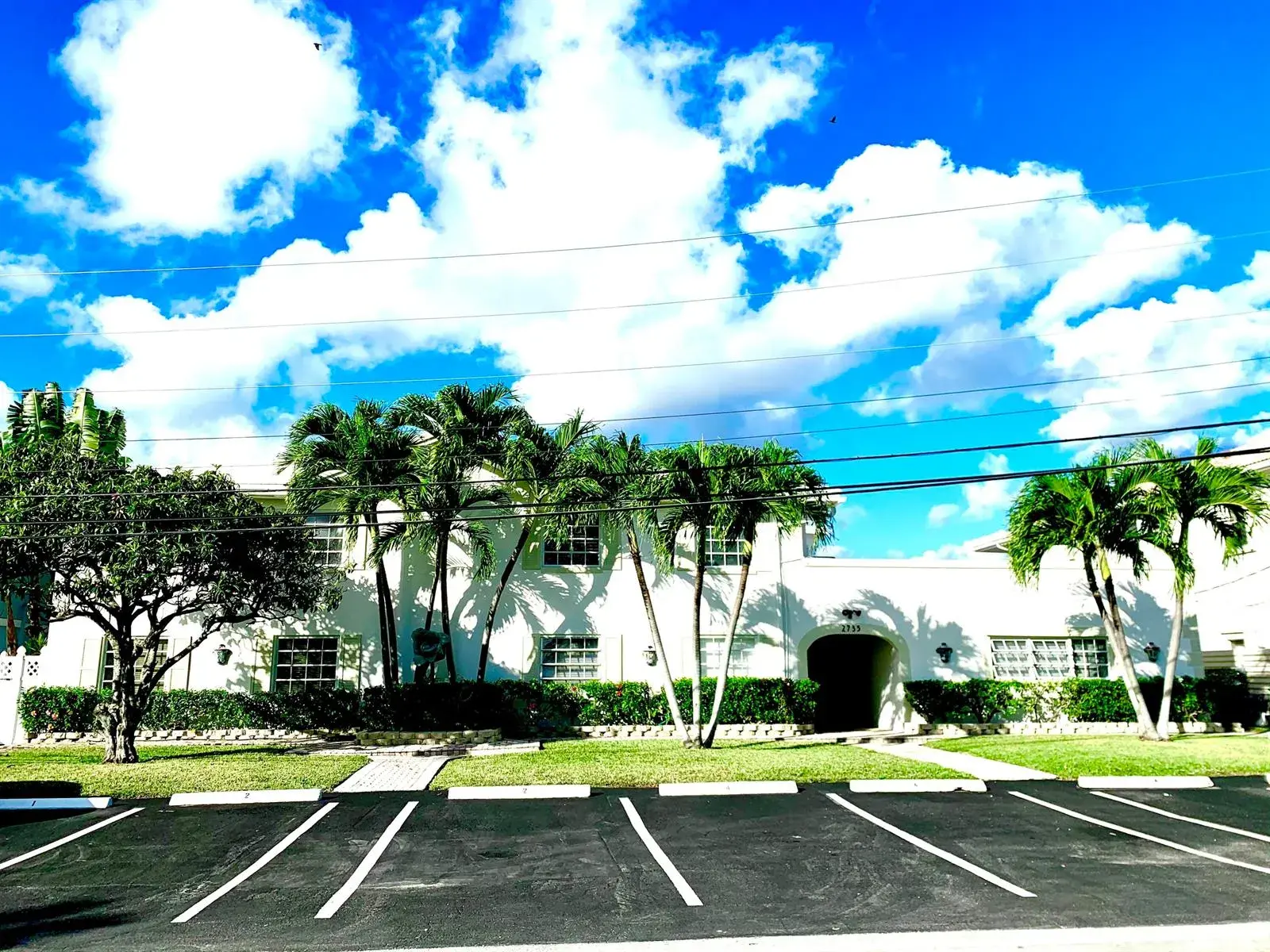 2735 NE 28 Court, Lighthouse Point FL 33064